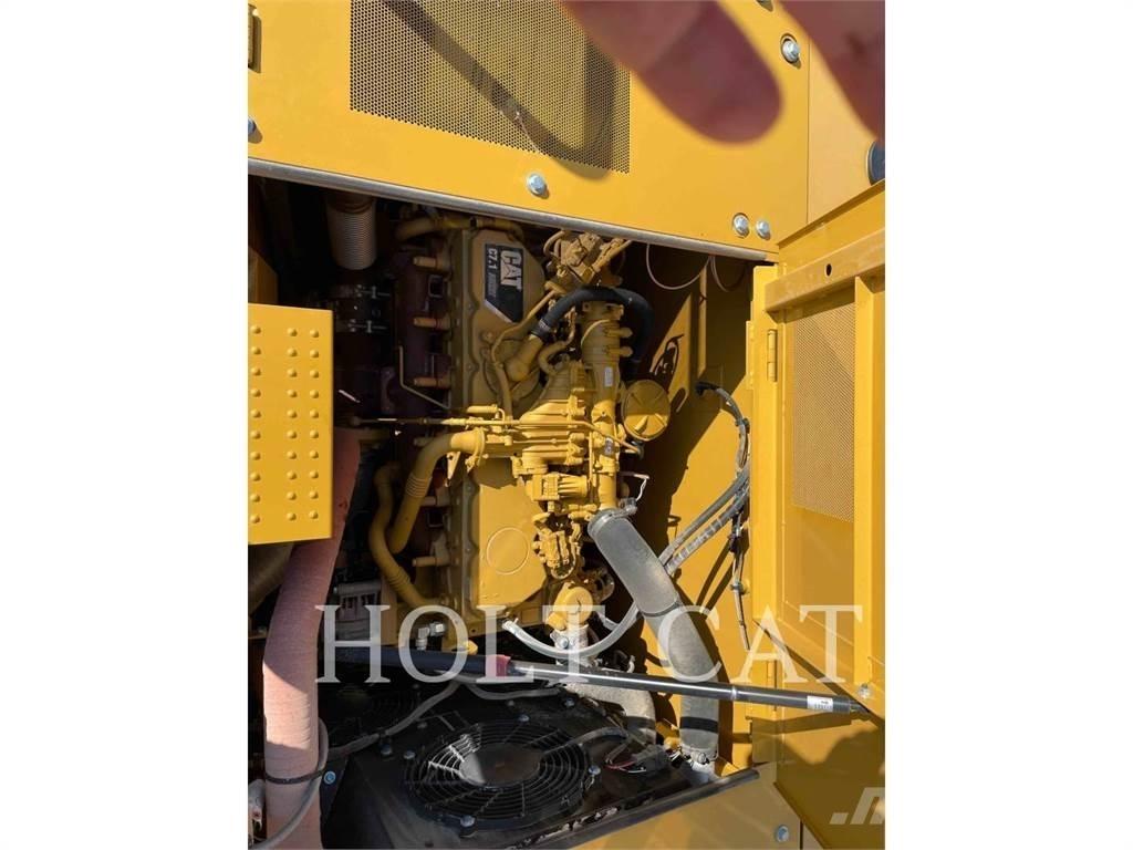 CAT 323 TC Roomikekskavaatorid