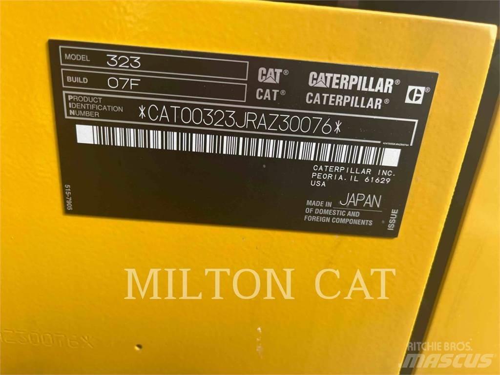 CAT 32307 Roomikekskavaatorid