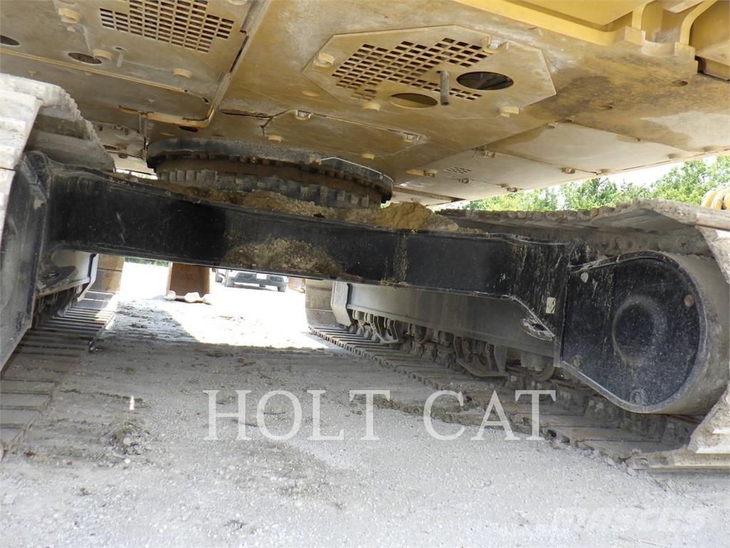 CAT 32307 Roomikekskavaatorid