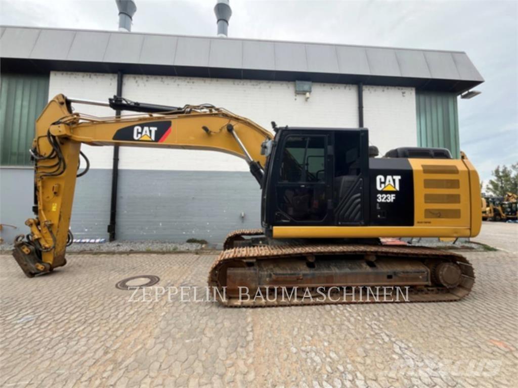 CAT 323FL Roomikekskavaatorid