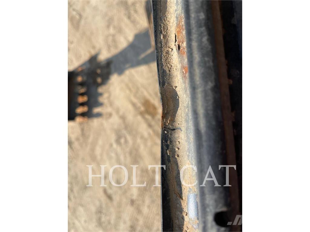 CAT 323FL Roomikekskavaatorid