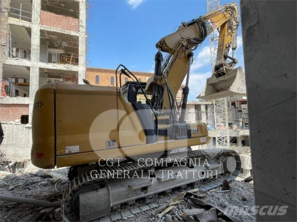 CAT 323LN Roomikekskavaatorid