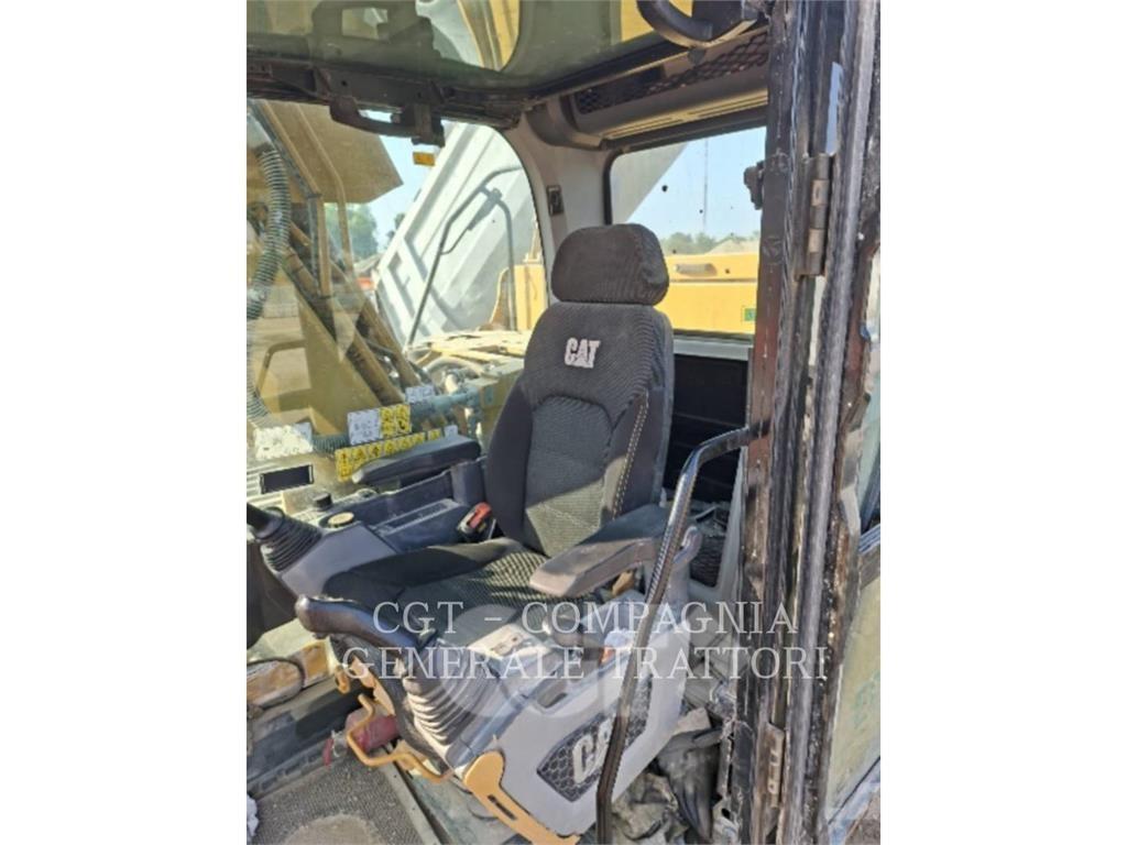 CAT 323LN Roomikekskavaatorid