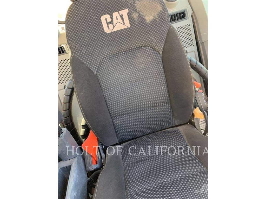 CAT 325 2D Roomikekskavaatorid