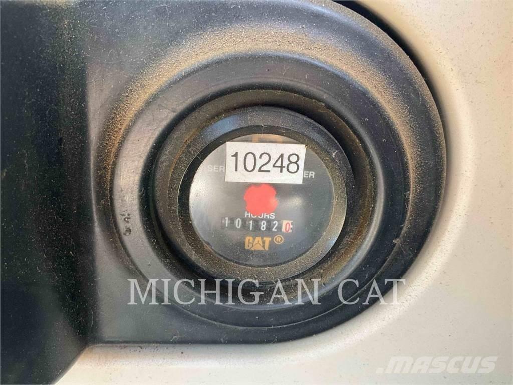 CAT 325CL Roomikekskavaatorid