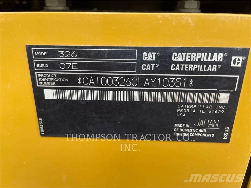 CAT 326 Roomikekskavaatorid