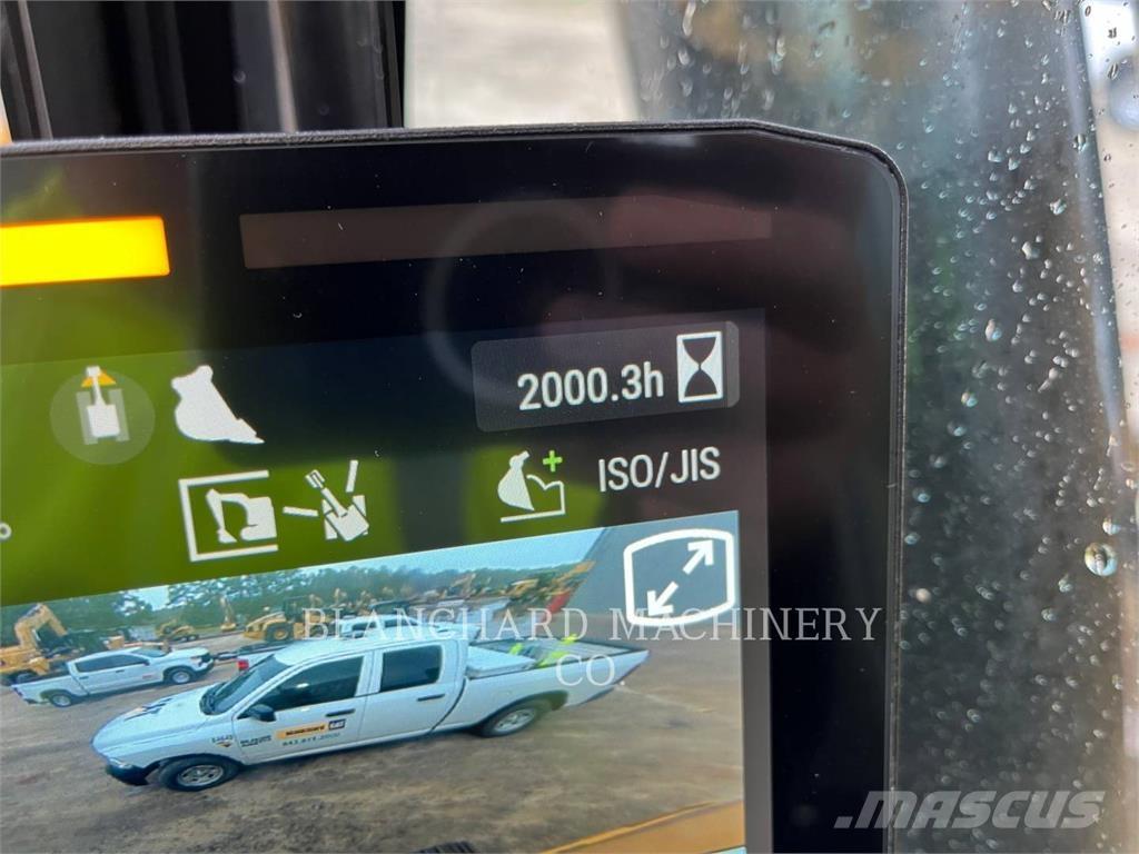 CAT 326 Roomikekskavaatorid