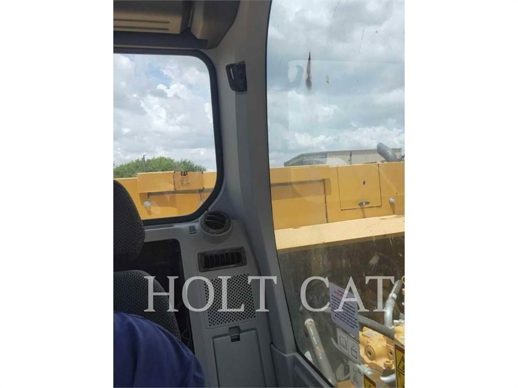 CAT 326 LRF Roomikekskavaatorid