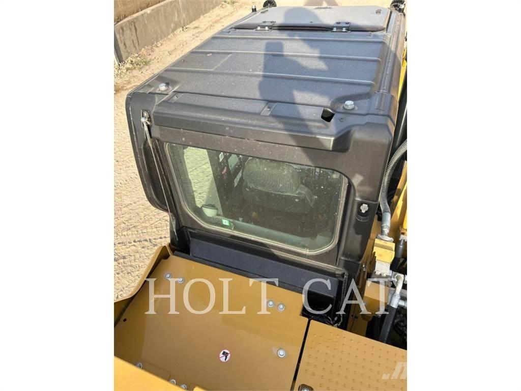 CAT 326 TC Roomikekskavaatorid
