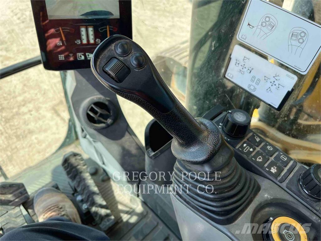 CAT 32607 Roomikekskavaatorid