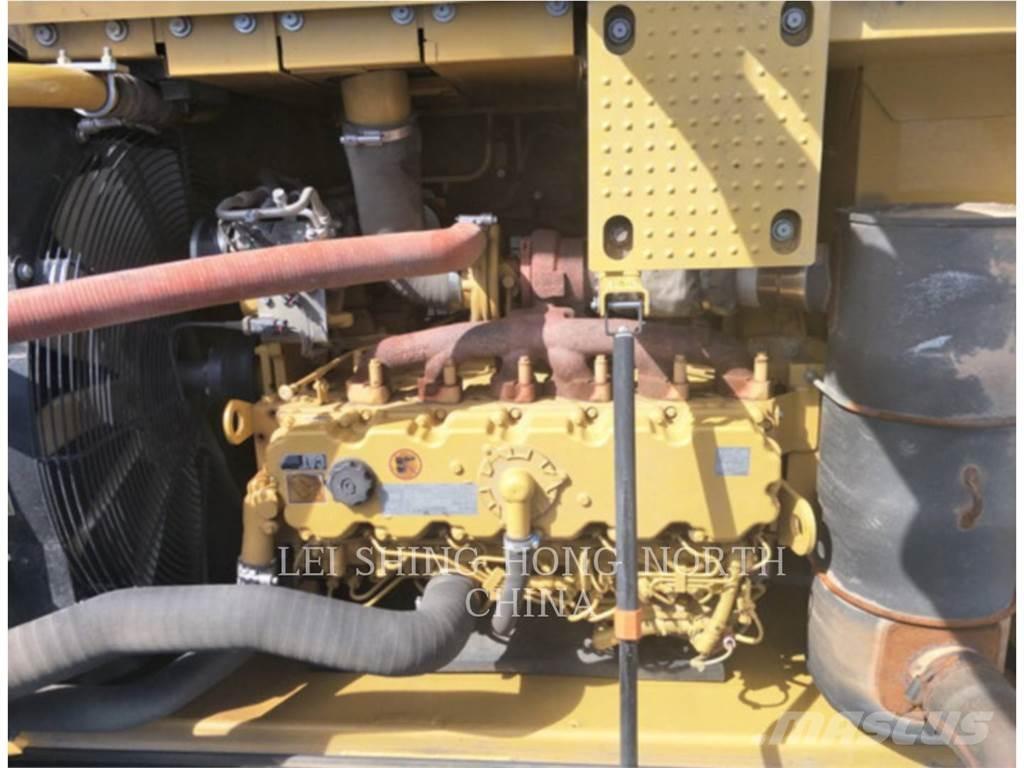 CAT 326D2L Roomikekskavaatorid