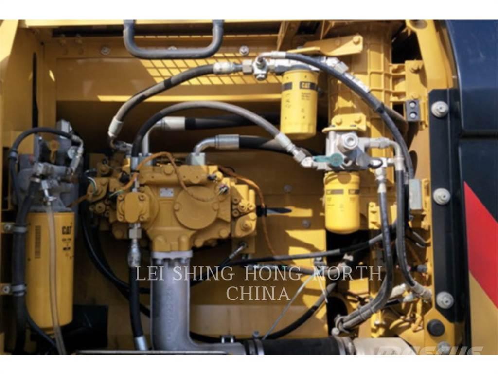 CAT 326D2L Roomikekskavaatorid