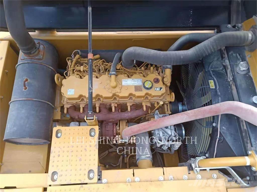 CAT 326D2L Roomikekskavaatorid