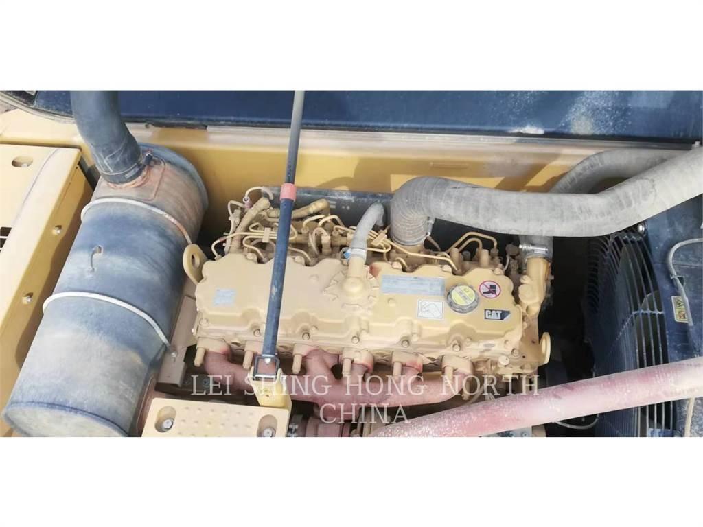 CAT 326D2L Roomikekskavaatorid