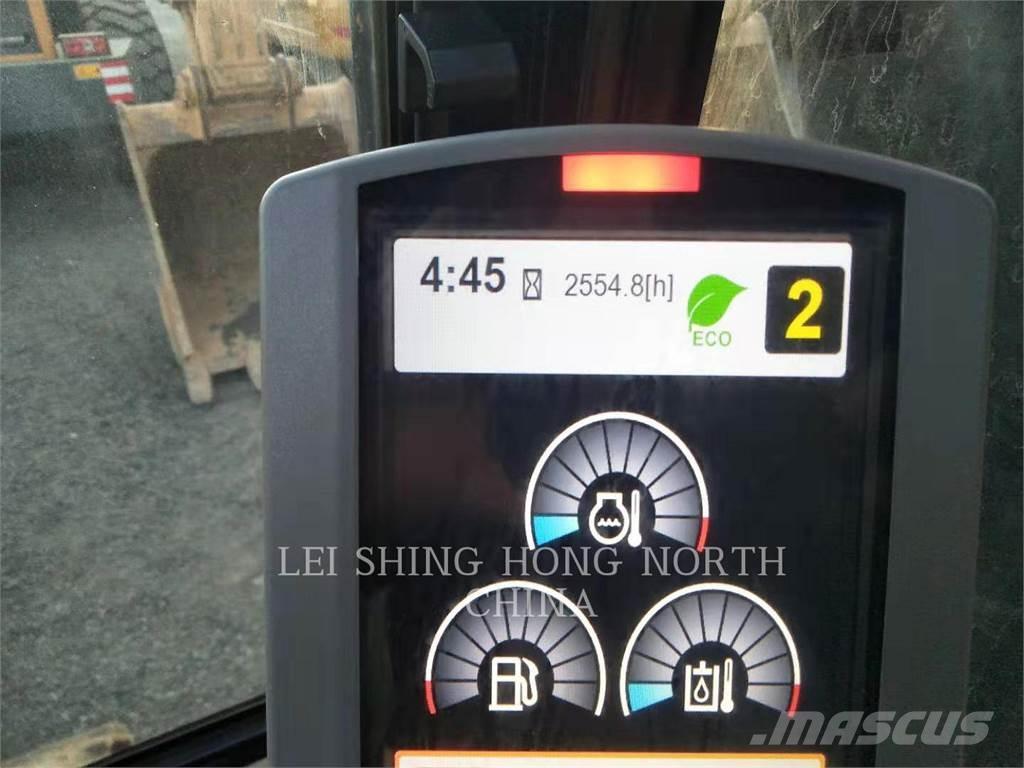 CAT 326D2L Roomikekskavaatorid