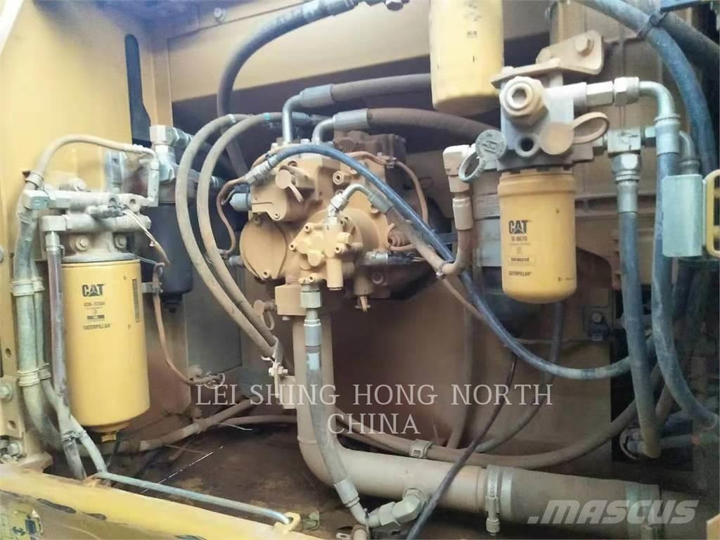 CAT 326D2L Roomikekskavaatorid