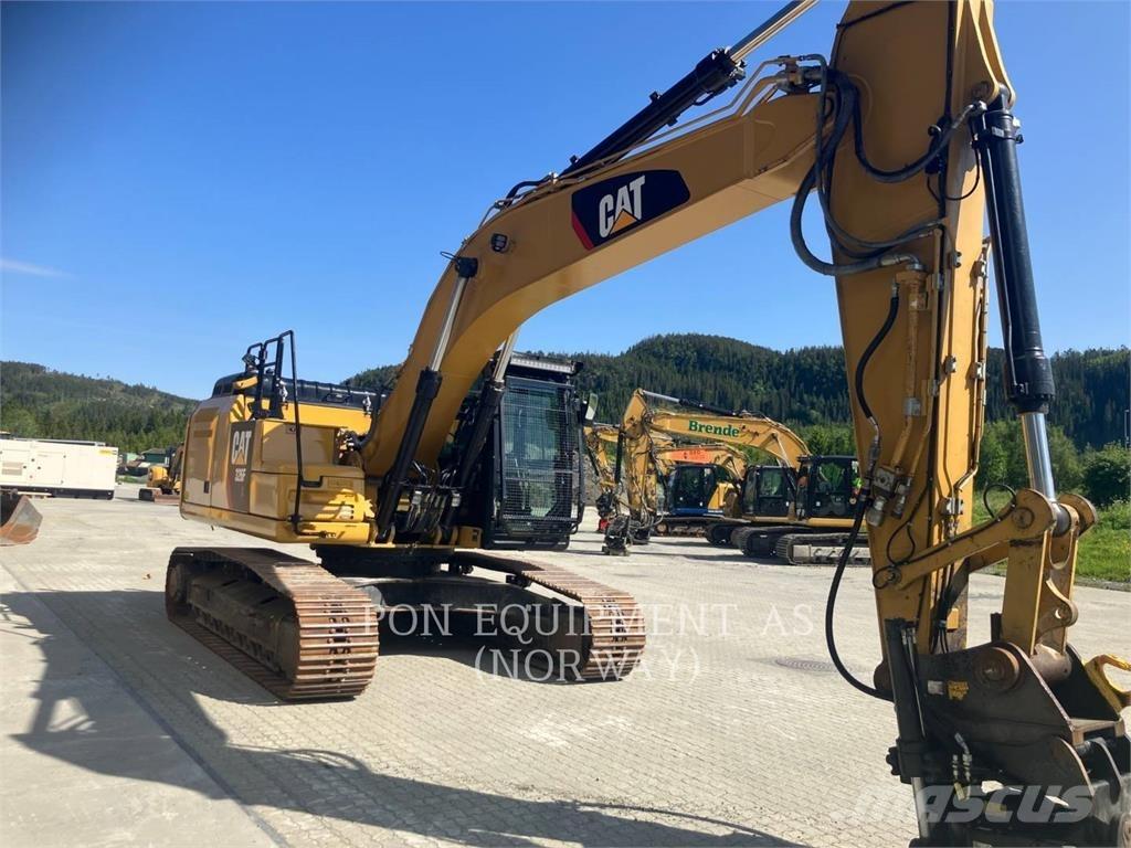 CAT 326FL Roomikekskavaatorid