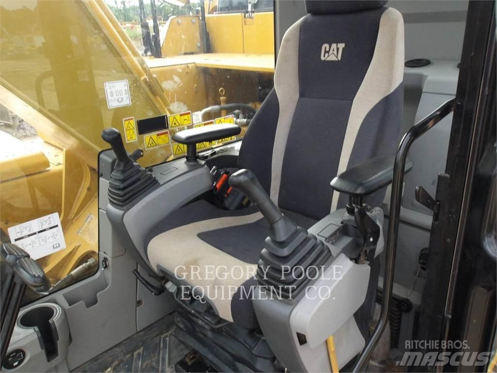 CAT 326FL Roomikekskavaatorid