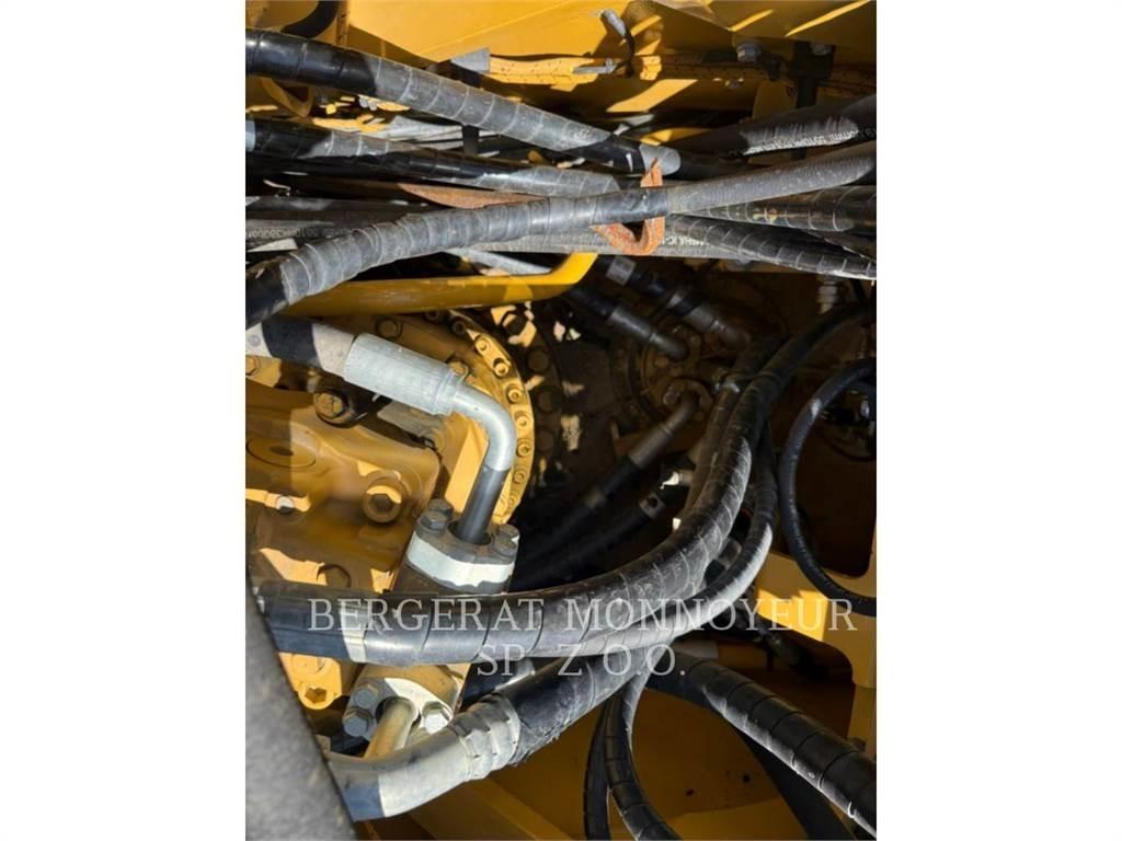 CAT 326FL Roomikekskavaatorid