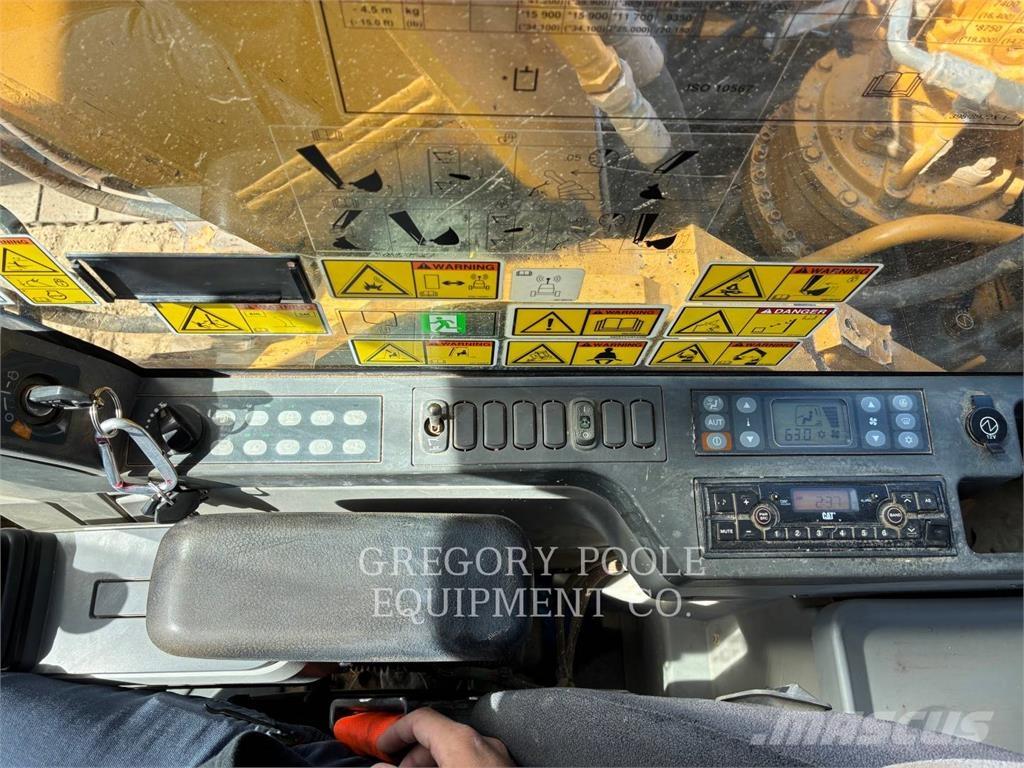 CAT 326FL Roomikekskavaatorid