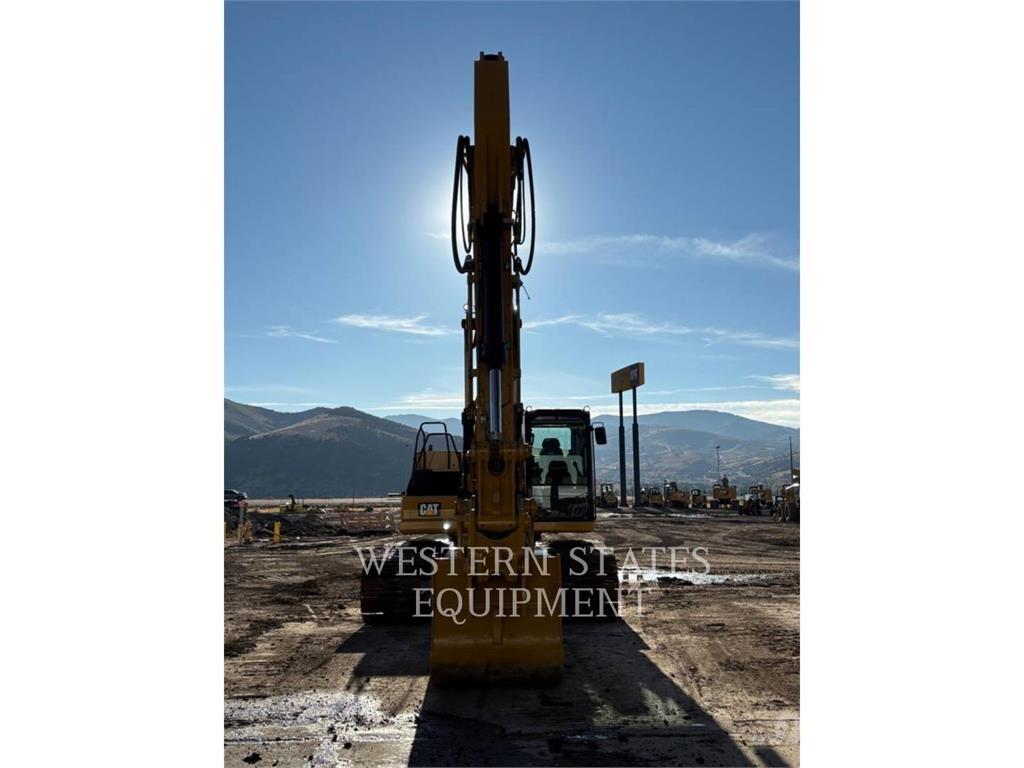 CAT 330 Roomikekskavaatorid