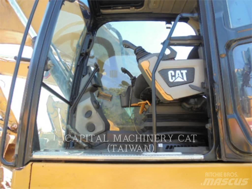 CAT 330-07 Roomikekskavaatorid