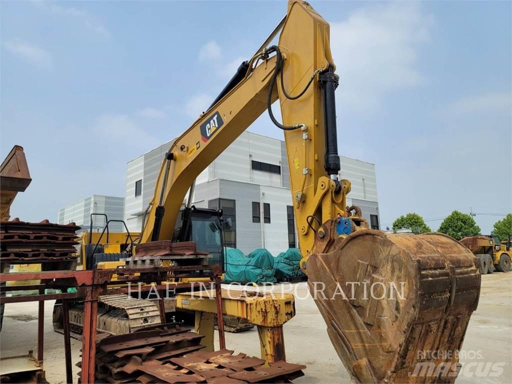 CAT 330-07 Roomikekskavaatorid