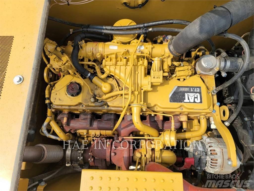CAT 330-07 Roomikekskavaatorid
