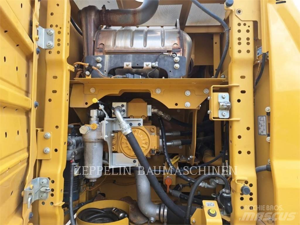 CAT 330-07 Roomikekskavaatorid