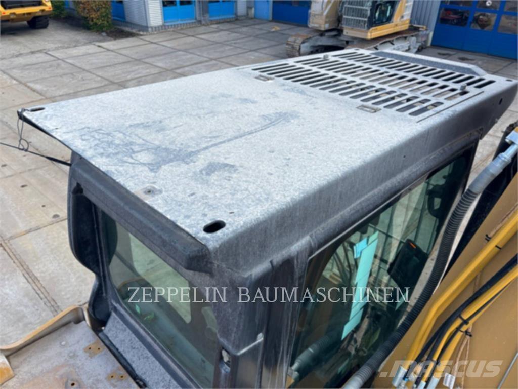 CAT 330-07 Roomikekskavaatorid