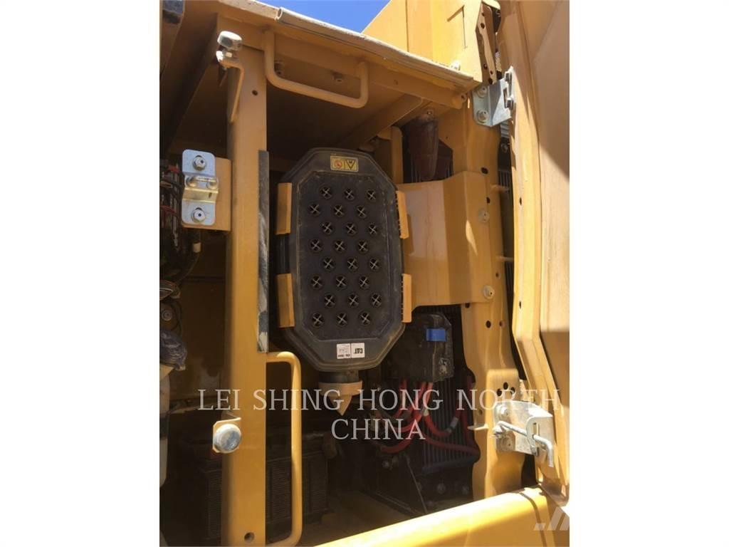 CAT 330-07 Roomikekskavaatorid
