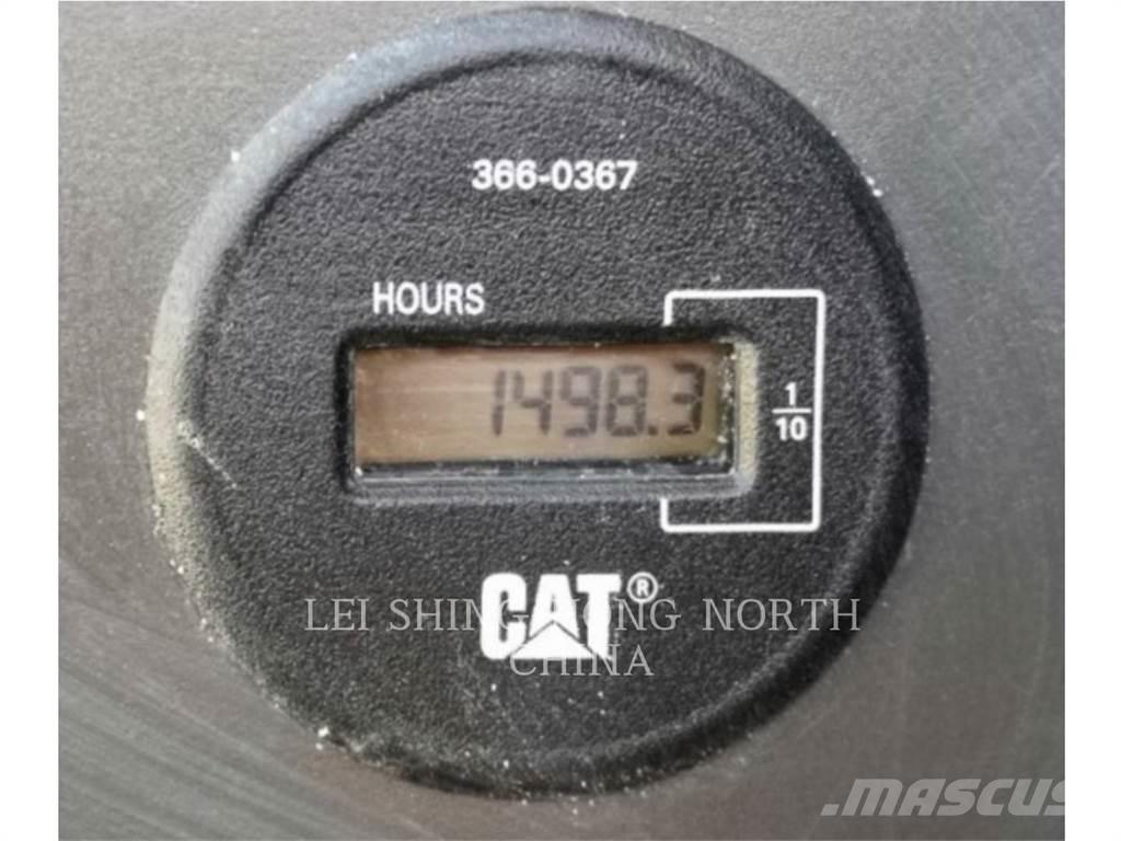 CAT 330-07 Roomikekskavaatorid