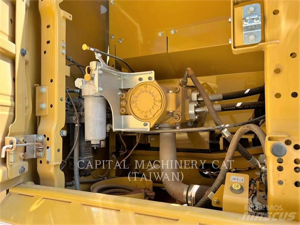 CAT 330-07 Roomikekskavaatorid