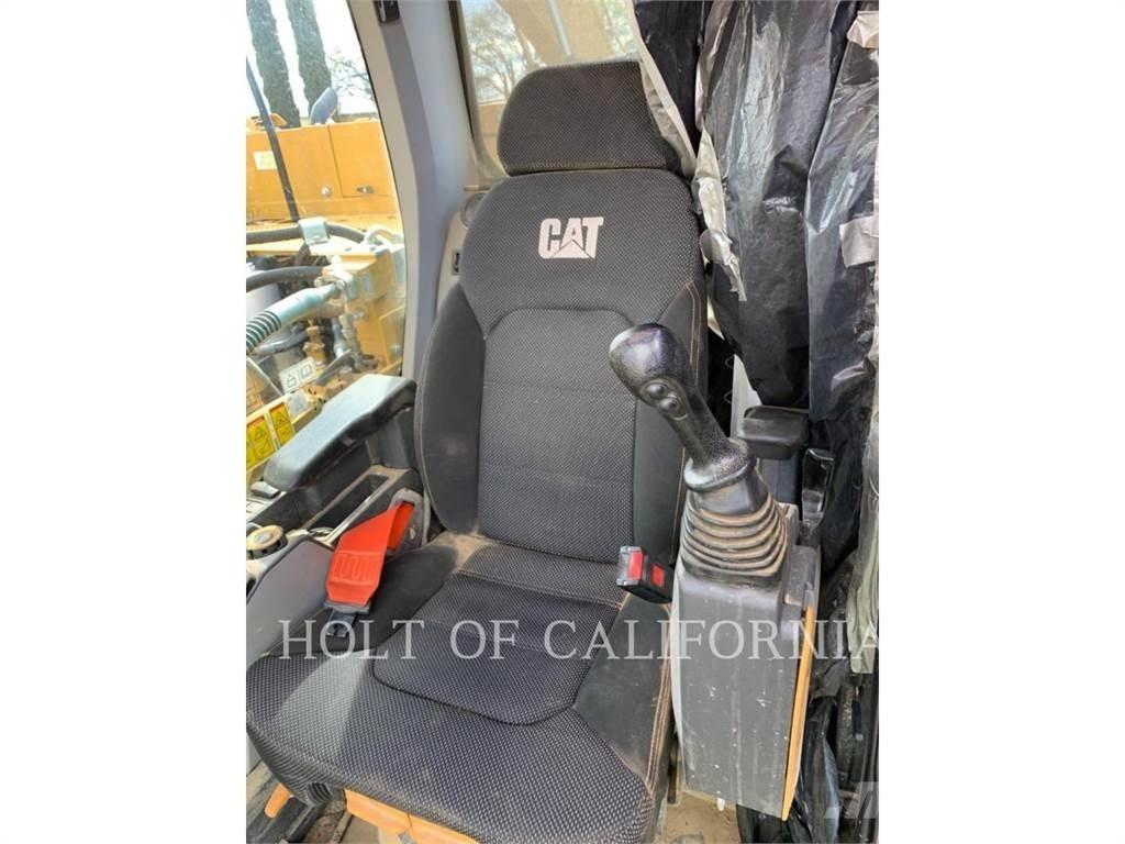 CAT 330 2D Roomikekskavaatorid