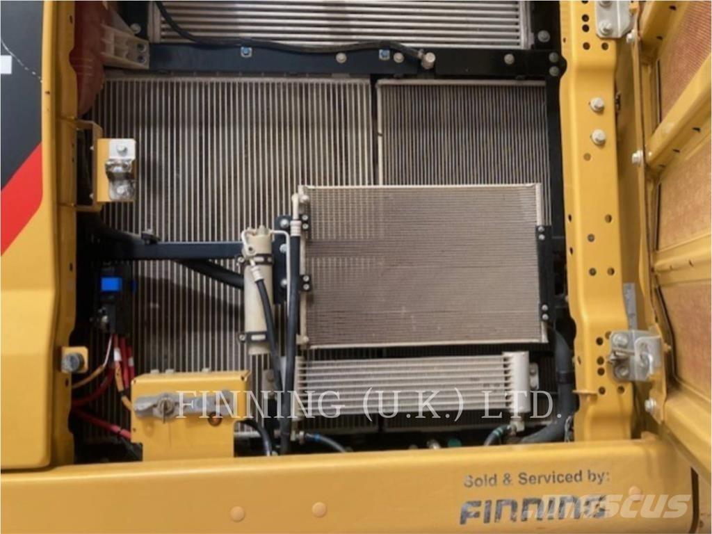 CAT 330 2D Roomikekskavaatorid