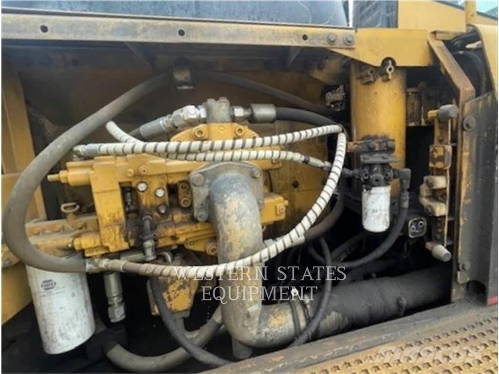 CAT 330B FM Metsatööks kohandatud traktorid
