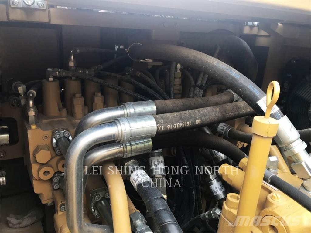 CAT 330D2L Roomikekskavaatorid