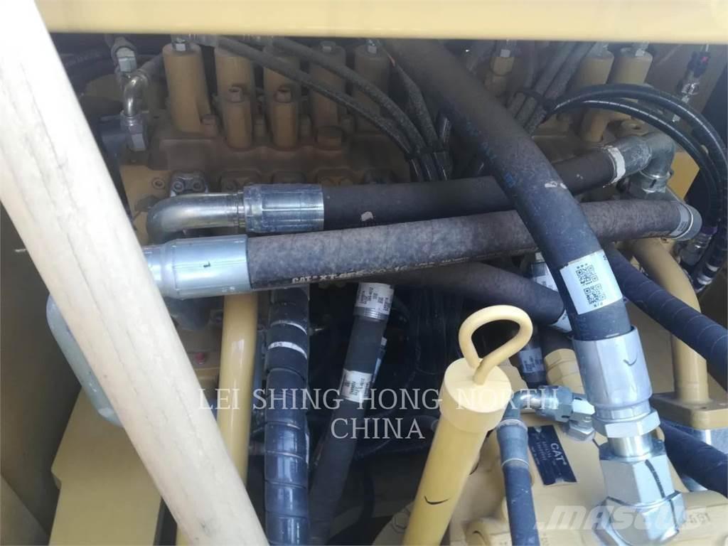 CAT 330D2L Roomikekskavaatorid