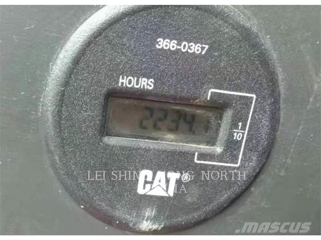 CAT 330D2L Roomikekskavaatorid