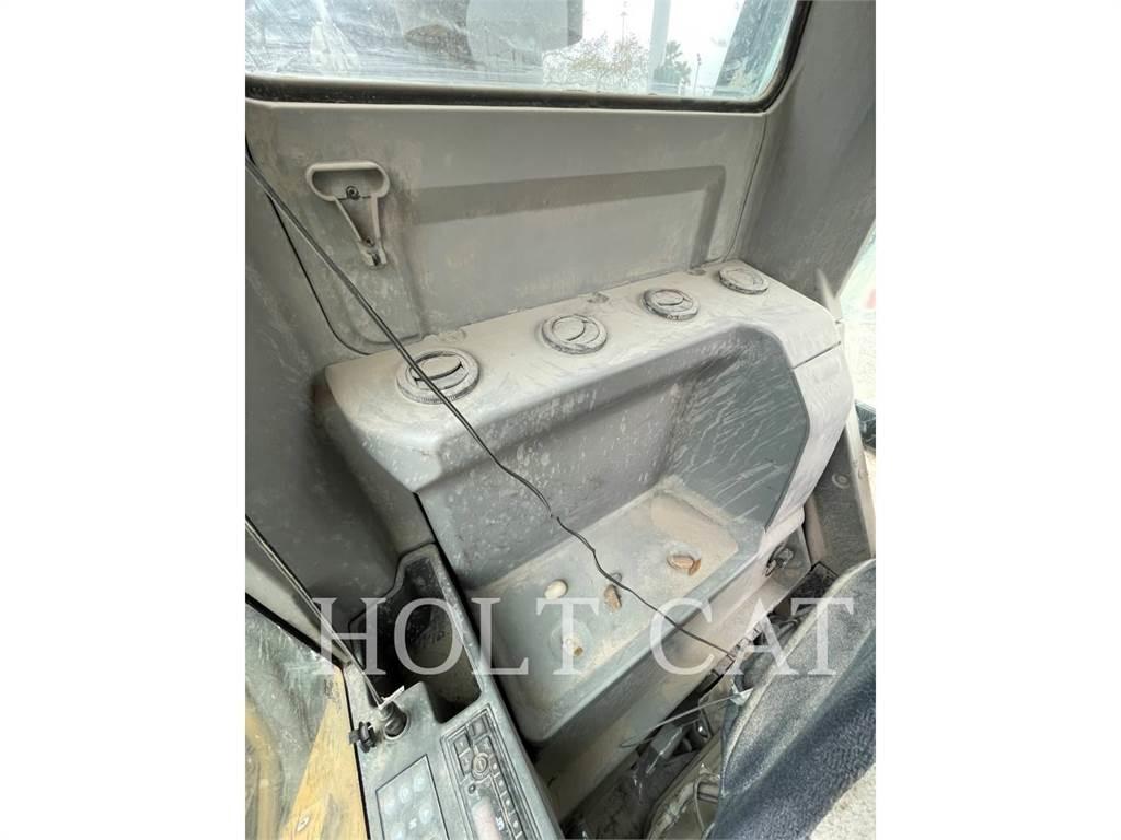 CAT 330FL Roomikekskavaatorid