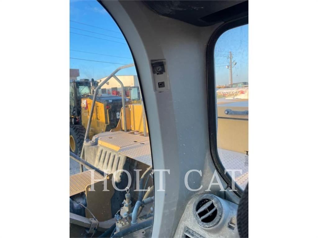 CAT 330GC Roomikekskavaatorid