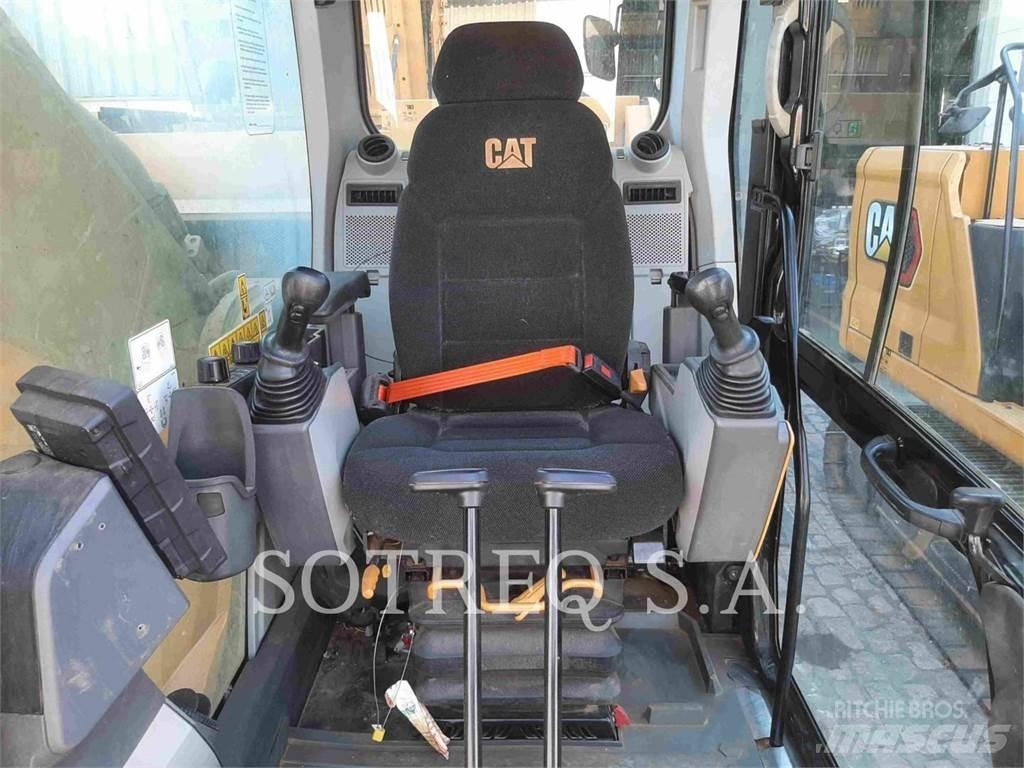 CAT 33607 Roomikekskavaatorid