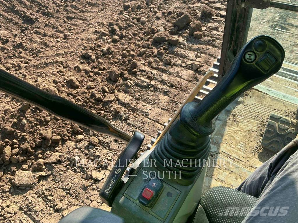 CAT 340 Roomikekskavaatorid