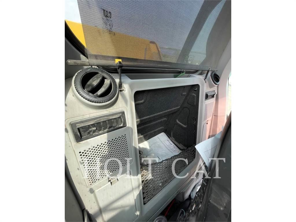 CAT 340-08 Roomikekskavaatorid