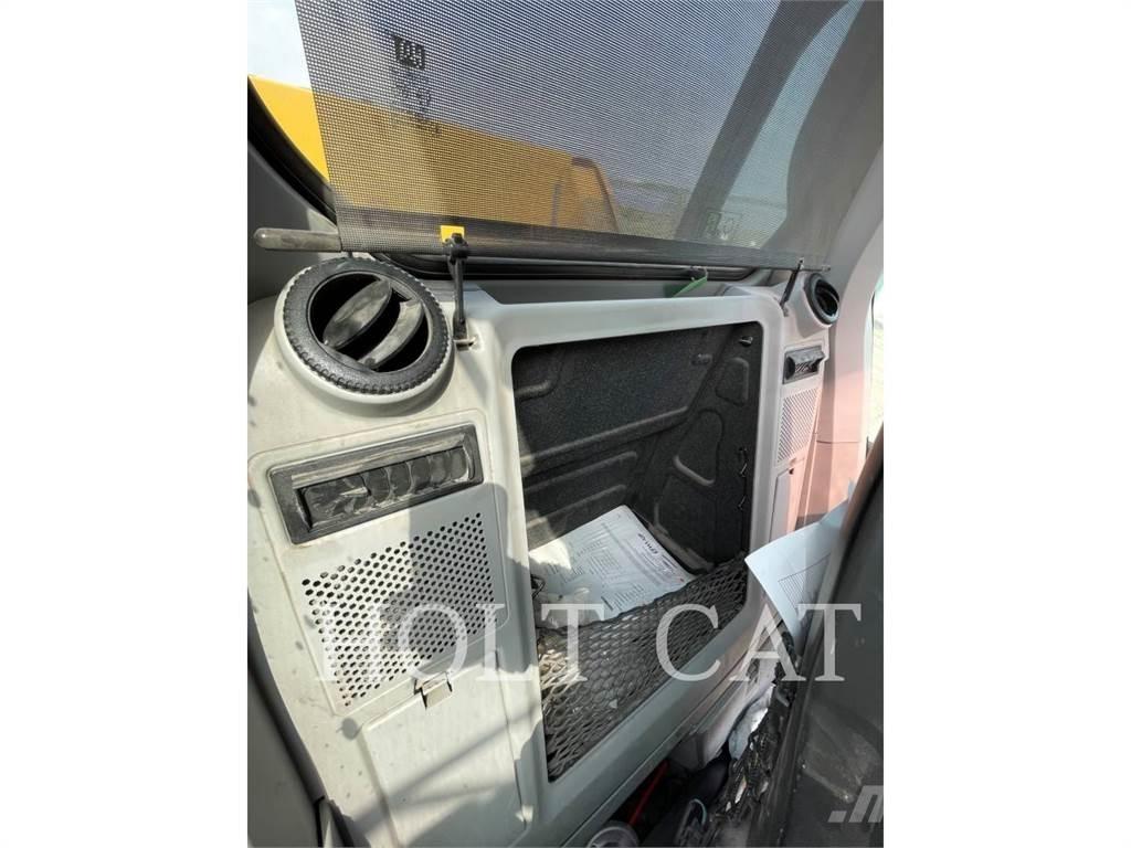 CAT 340 12 Roomikekskavaatorid