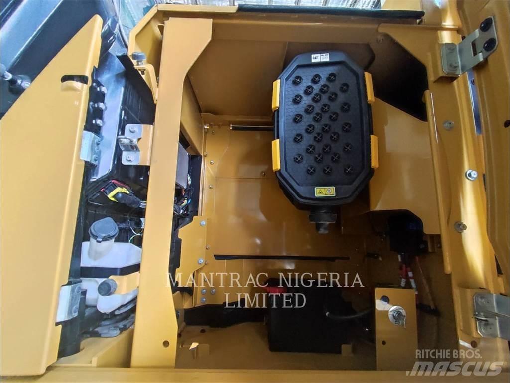 CAT 350-06 Roomikekskavaatorid