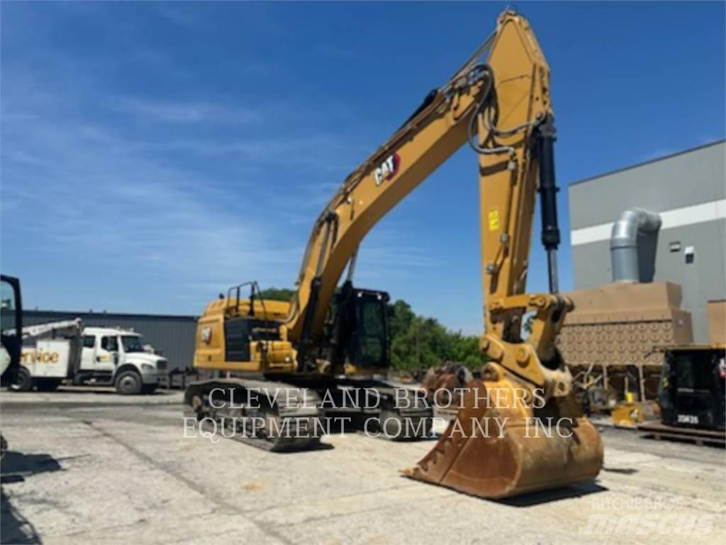 CAT 352 Roomikekskavaatorid