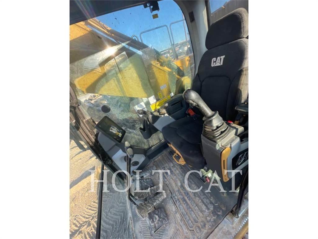 CAT 352 11 Roomikekskavaatorid