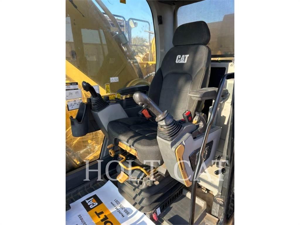 CAT 352 11 Roomikekskavaatorid