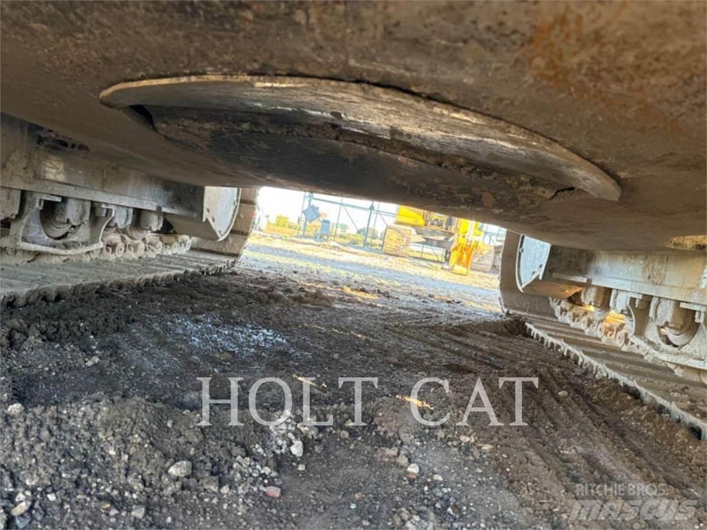 CAT 352 11 Roomikekskavaatorid